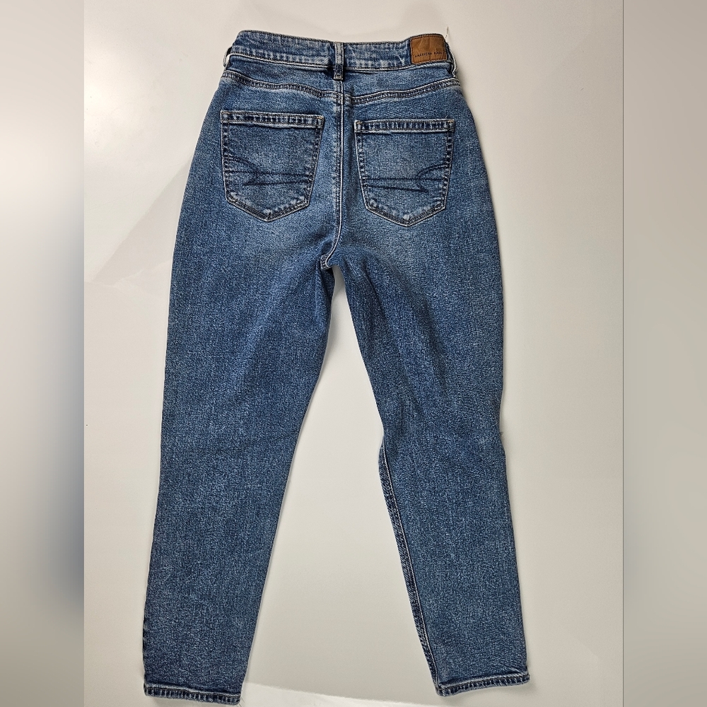 American Eagle Outfitters Strigid Ripped Mom Jean In Blue - Picture 7 of 8